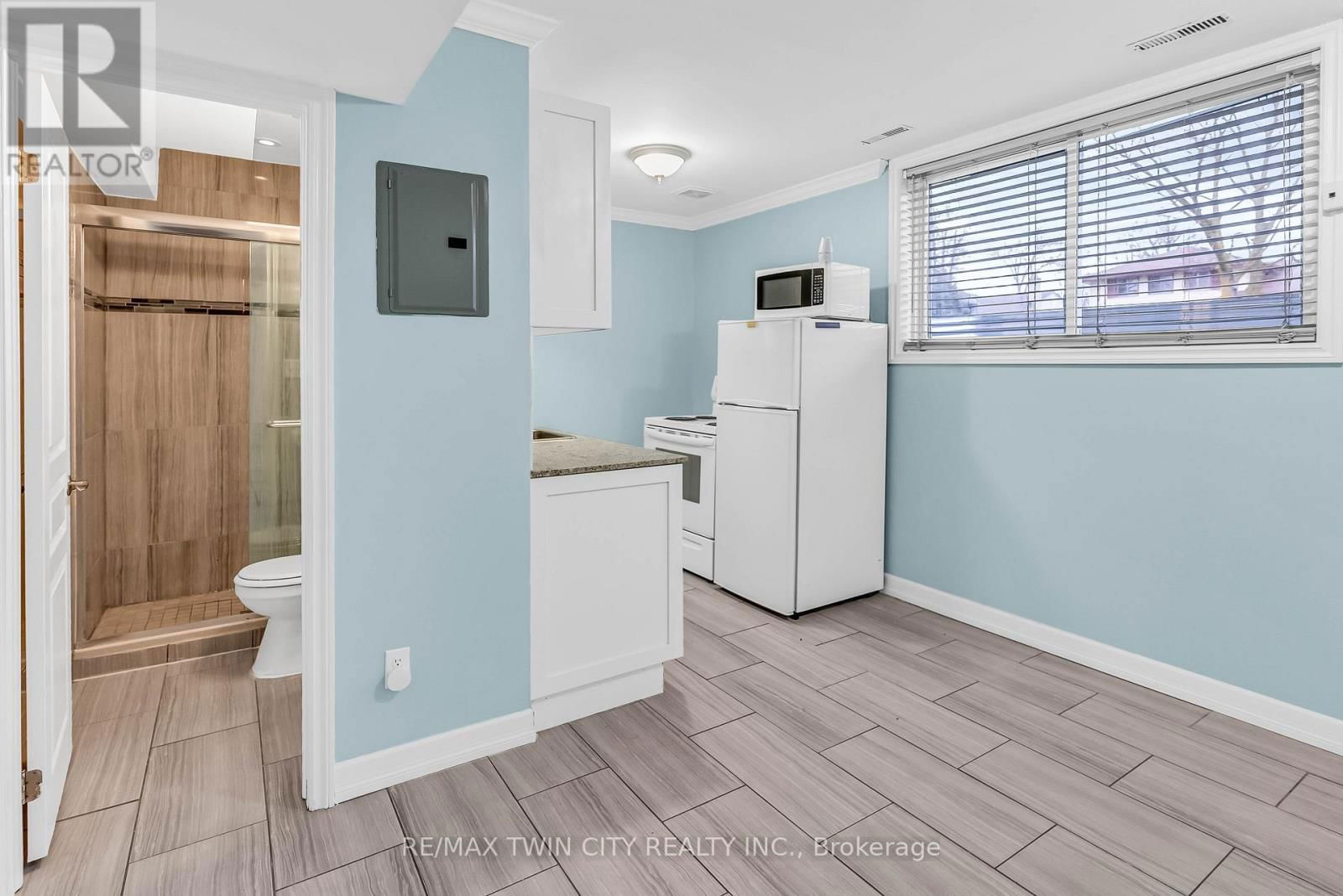 1 - 31 SOUTHDALE AVENUE Image 13
