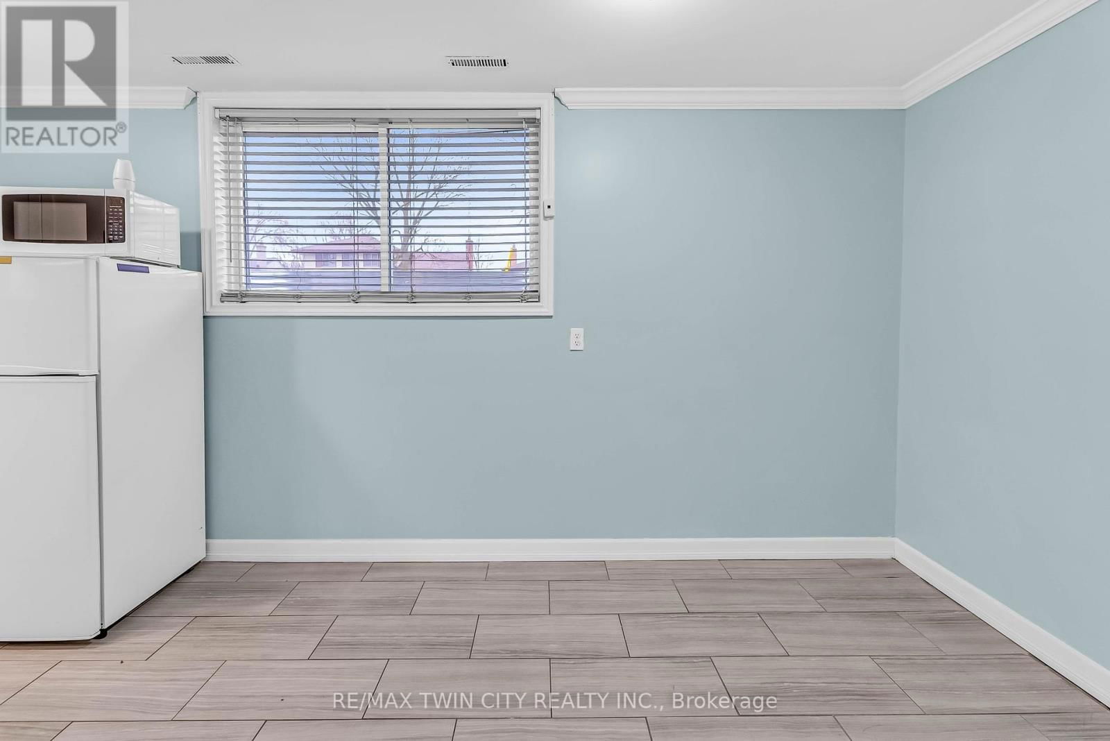 1 - 31 SOUTHDALE AVENUE Image 14