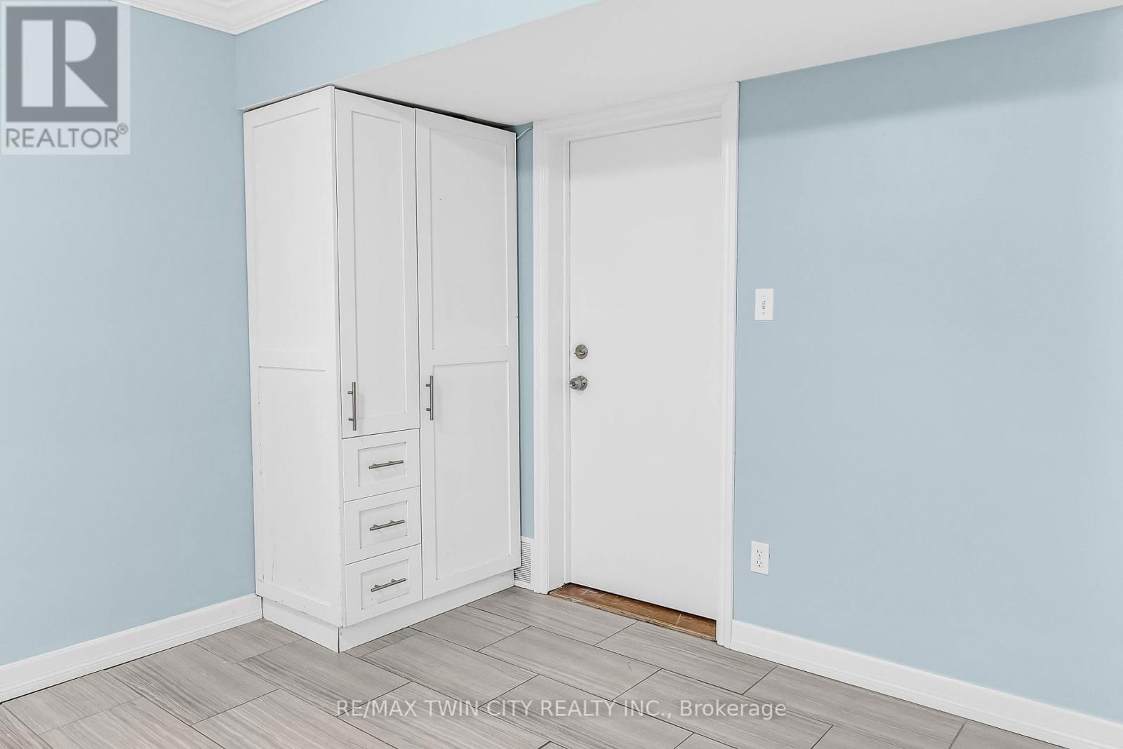 1 - 31 SOUTHDALE AVENUE Image 4