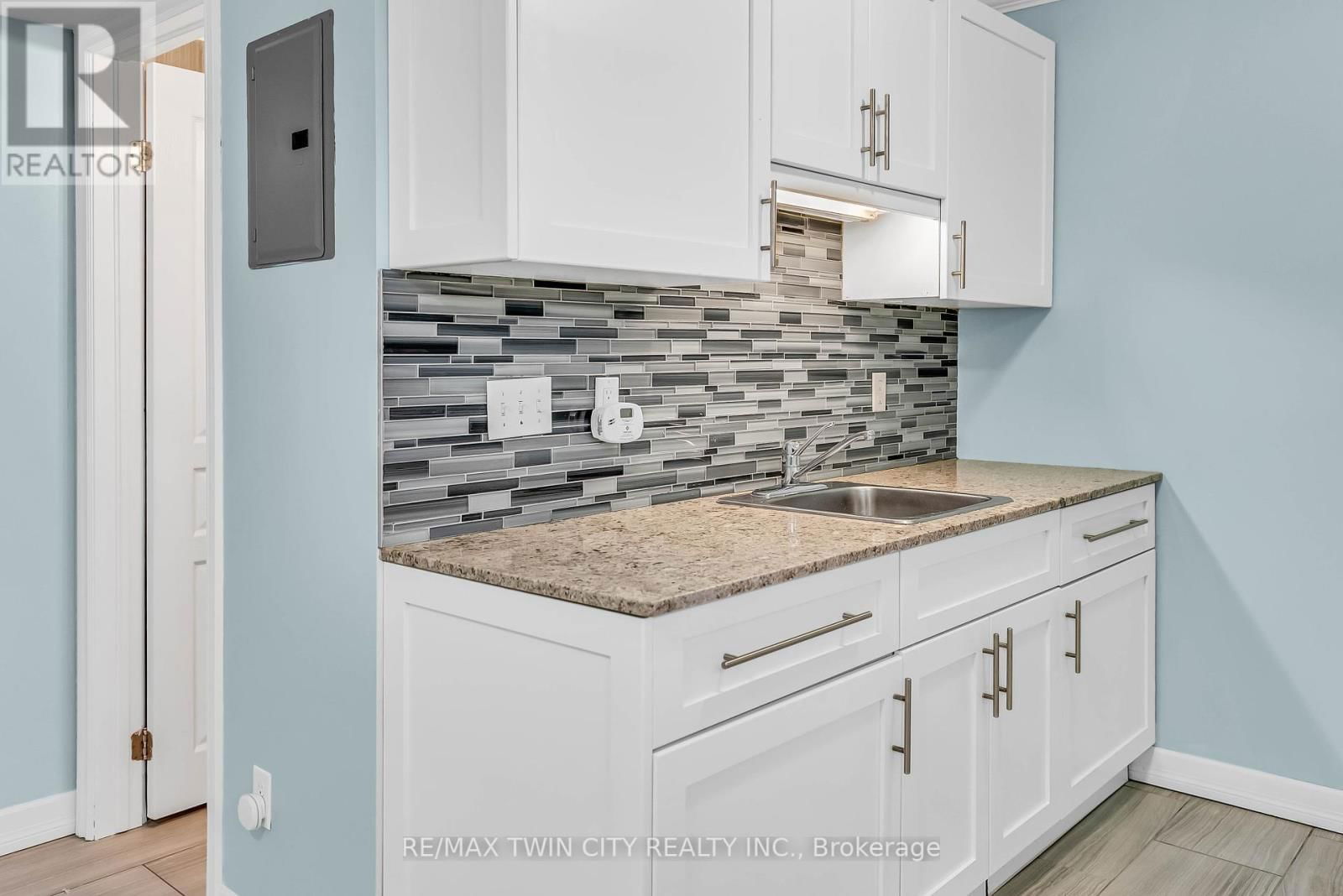 1 - 31 SOUTHDALE AVENUE Image 6