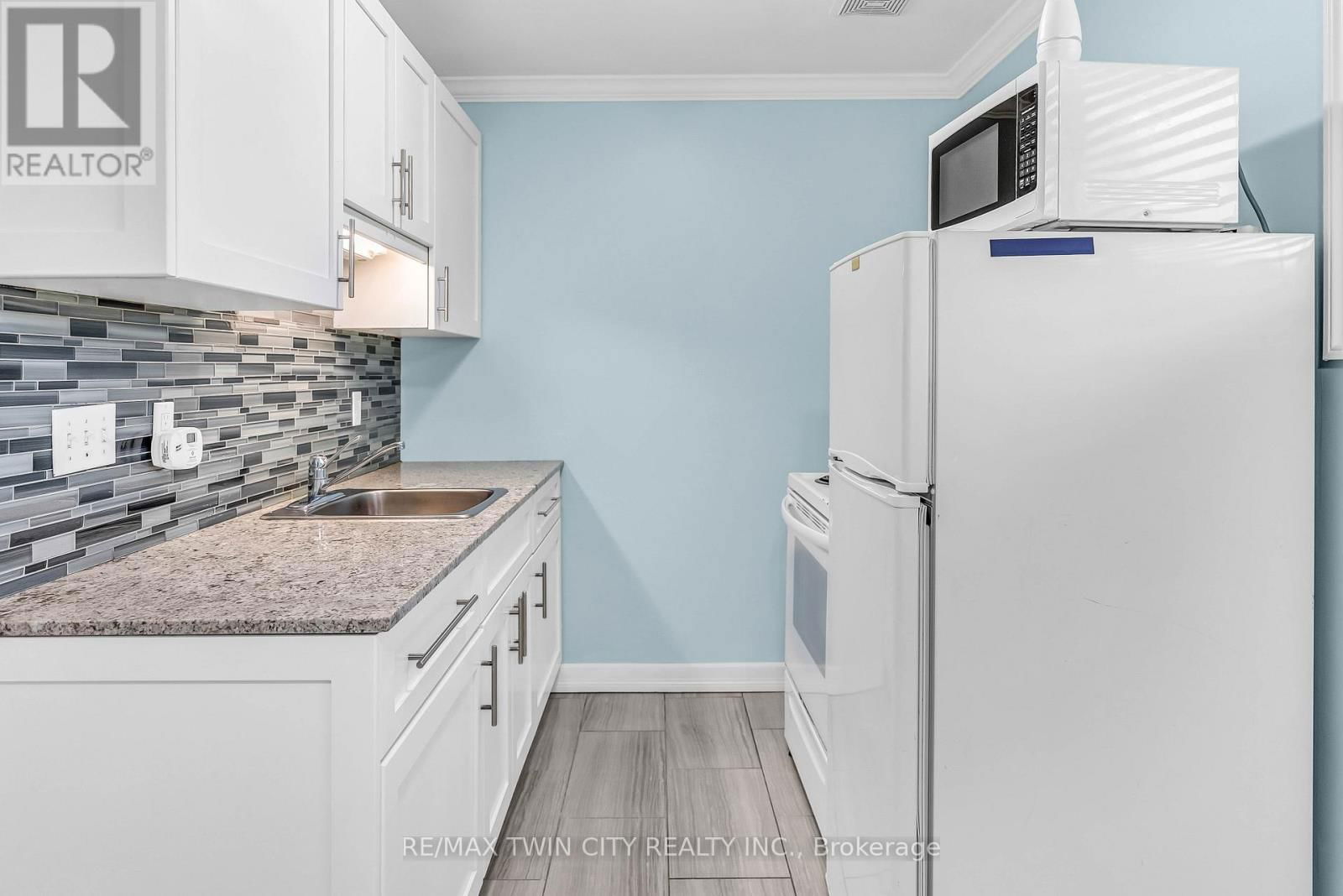 1 - 31 SOUTHDALE AVENUE Image 7