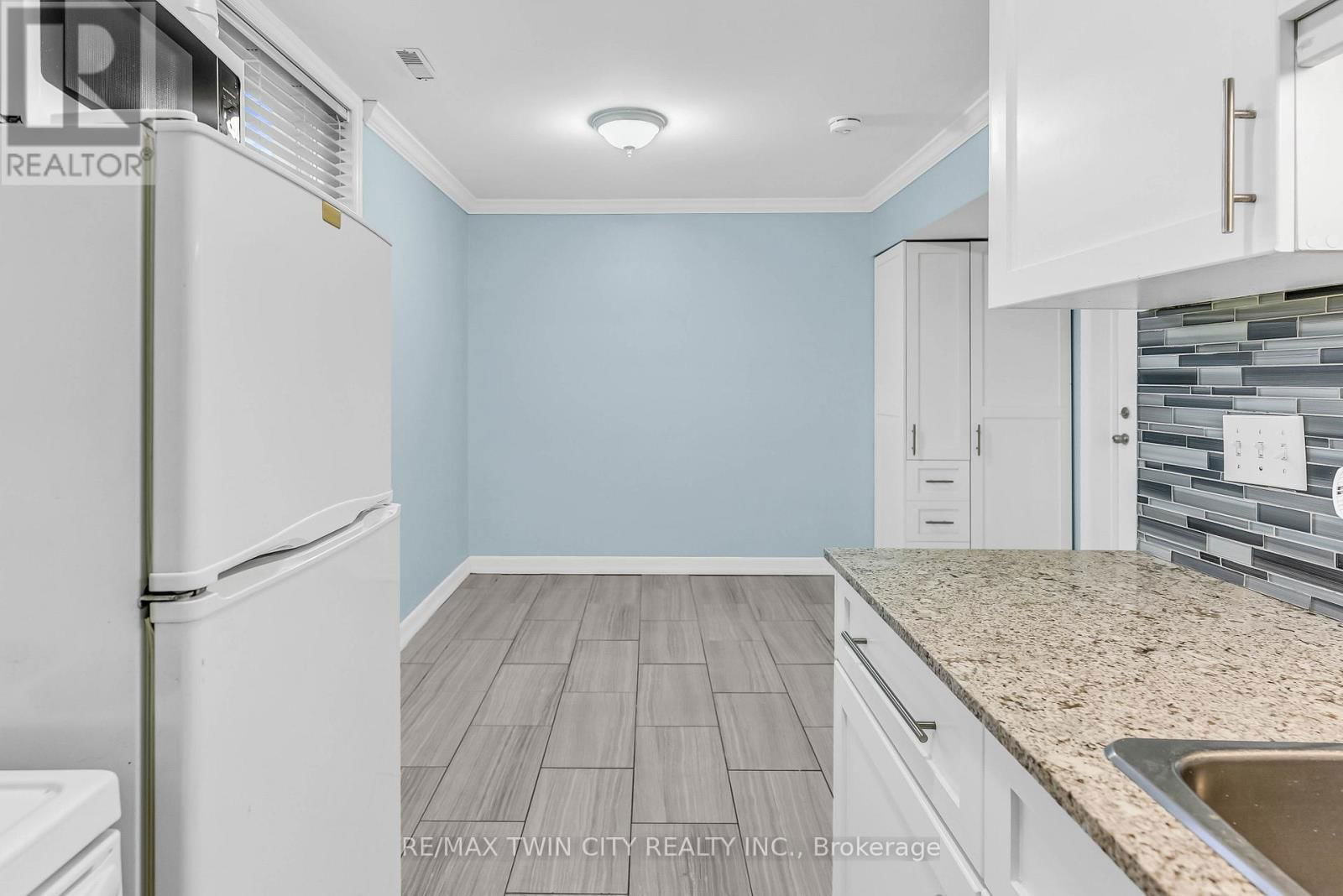 1 - 31 SOUTHDALE AVENUE Image 9