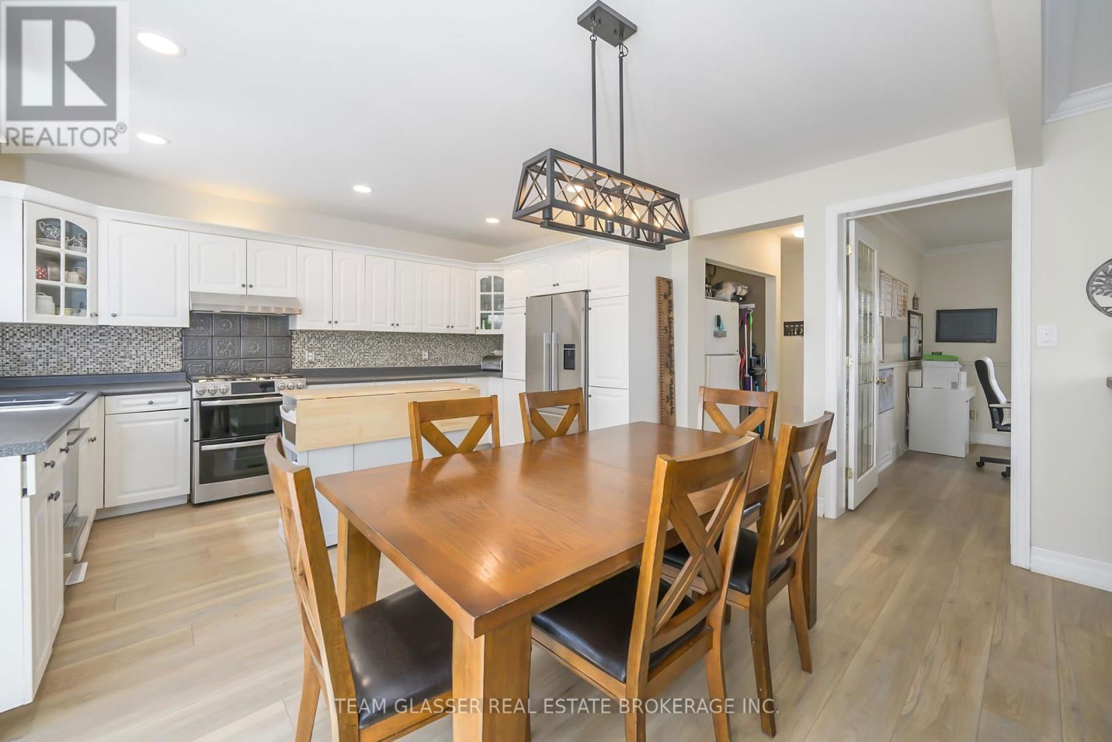 51 BIRCHCREST DRIVE Image 22