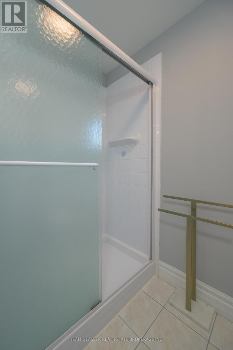 51 BIRCHCREST DRIVE Image 30