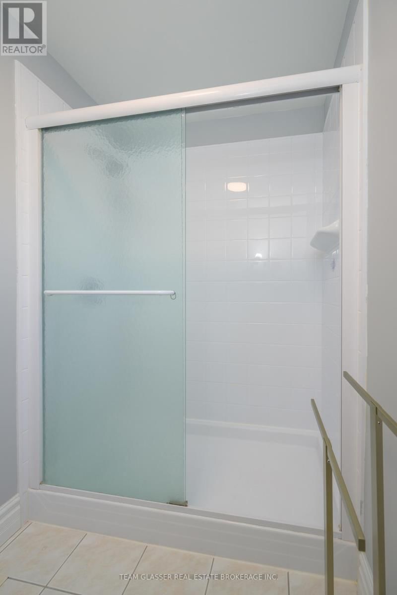51 BIRCHCREST DRIVE Image 31