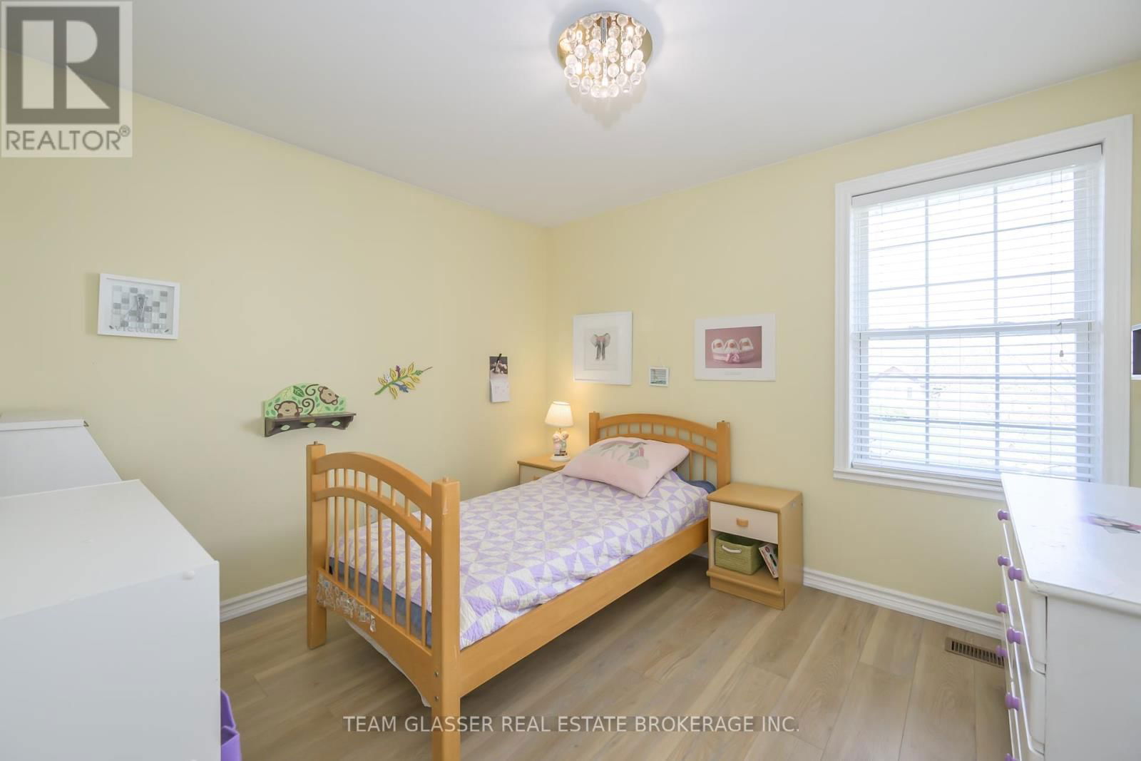 51 BIRCHCREST DRIVE Image 36