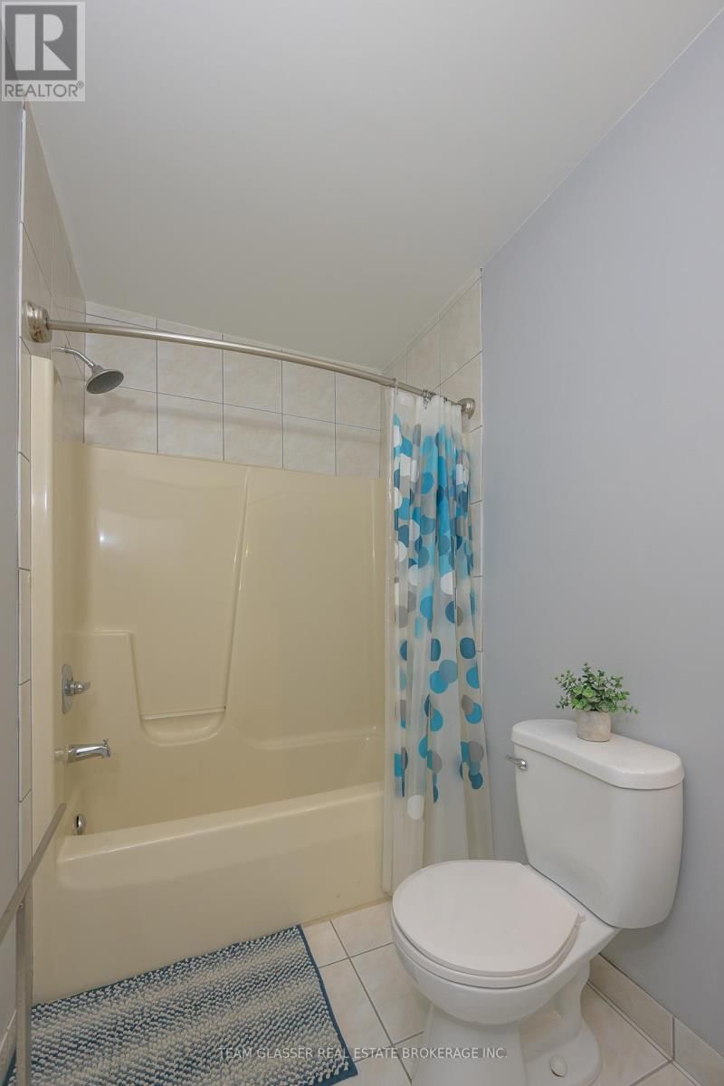 51 BIRCHCREST DRIVE Image 38