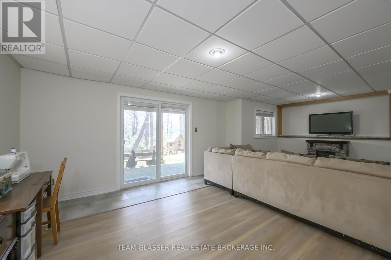 51 BIRCHCREST DRIVE Image 40