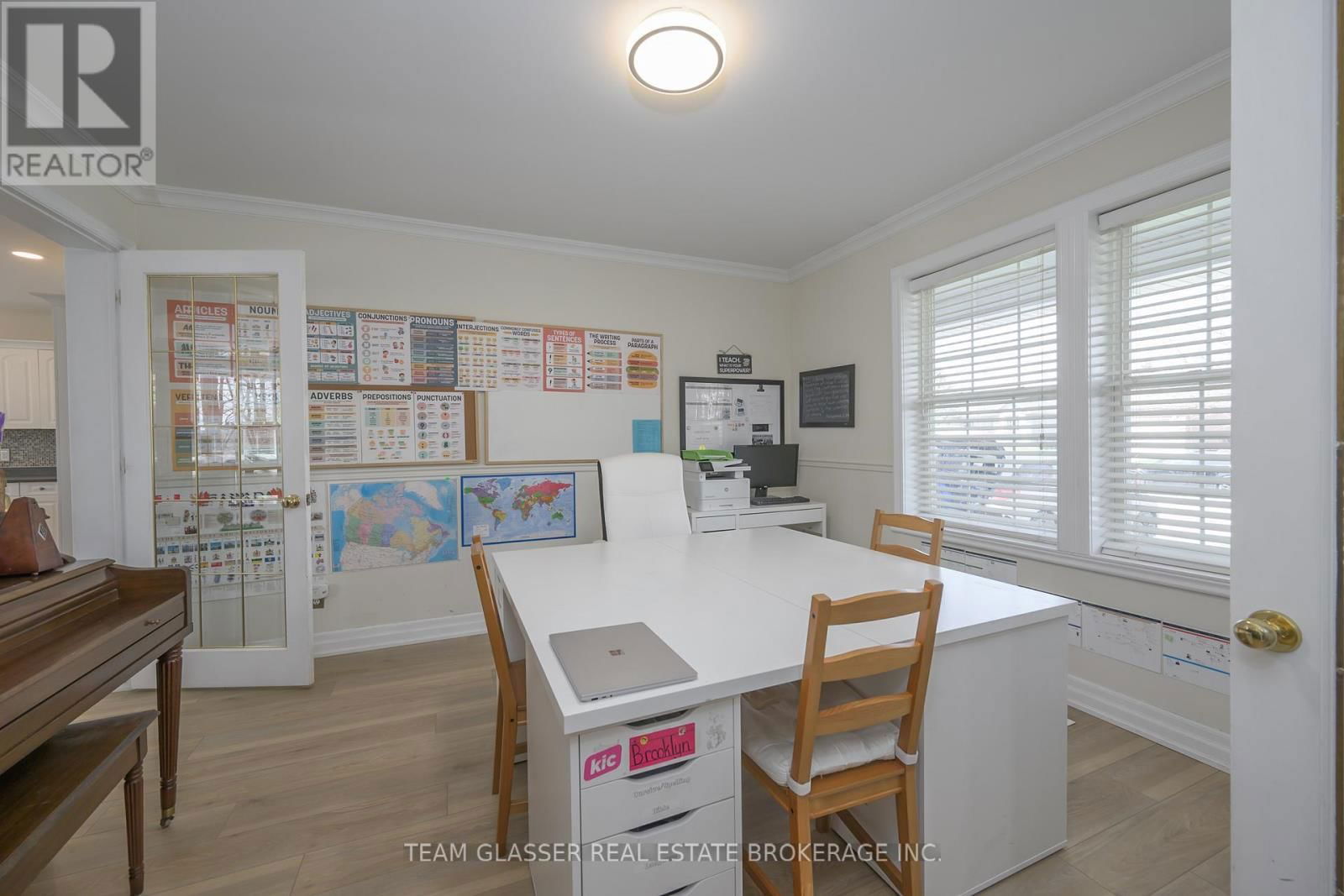 51 BIRCHCREST DRIVE Image 9