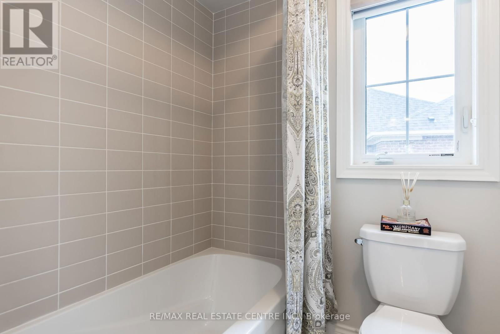 5 SKELTON STREET Image 32