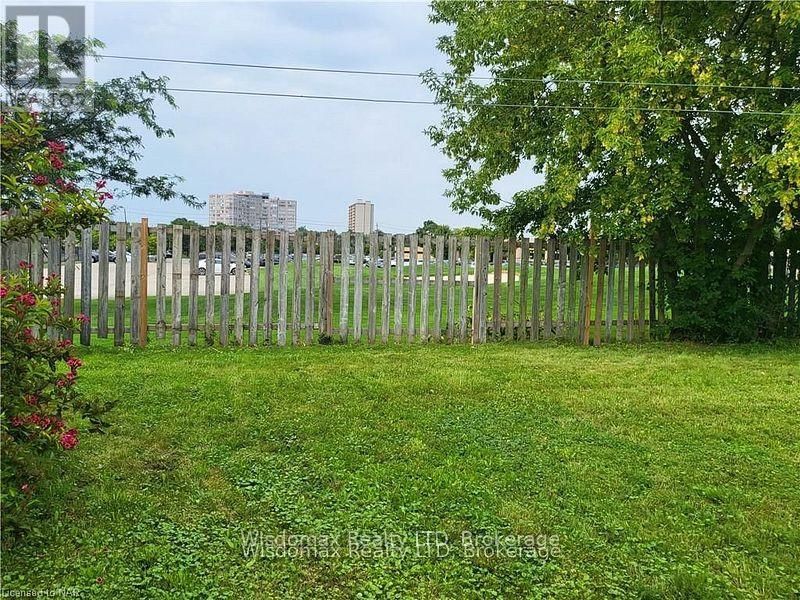 22 WILLOWDALE AVENUE Image 21