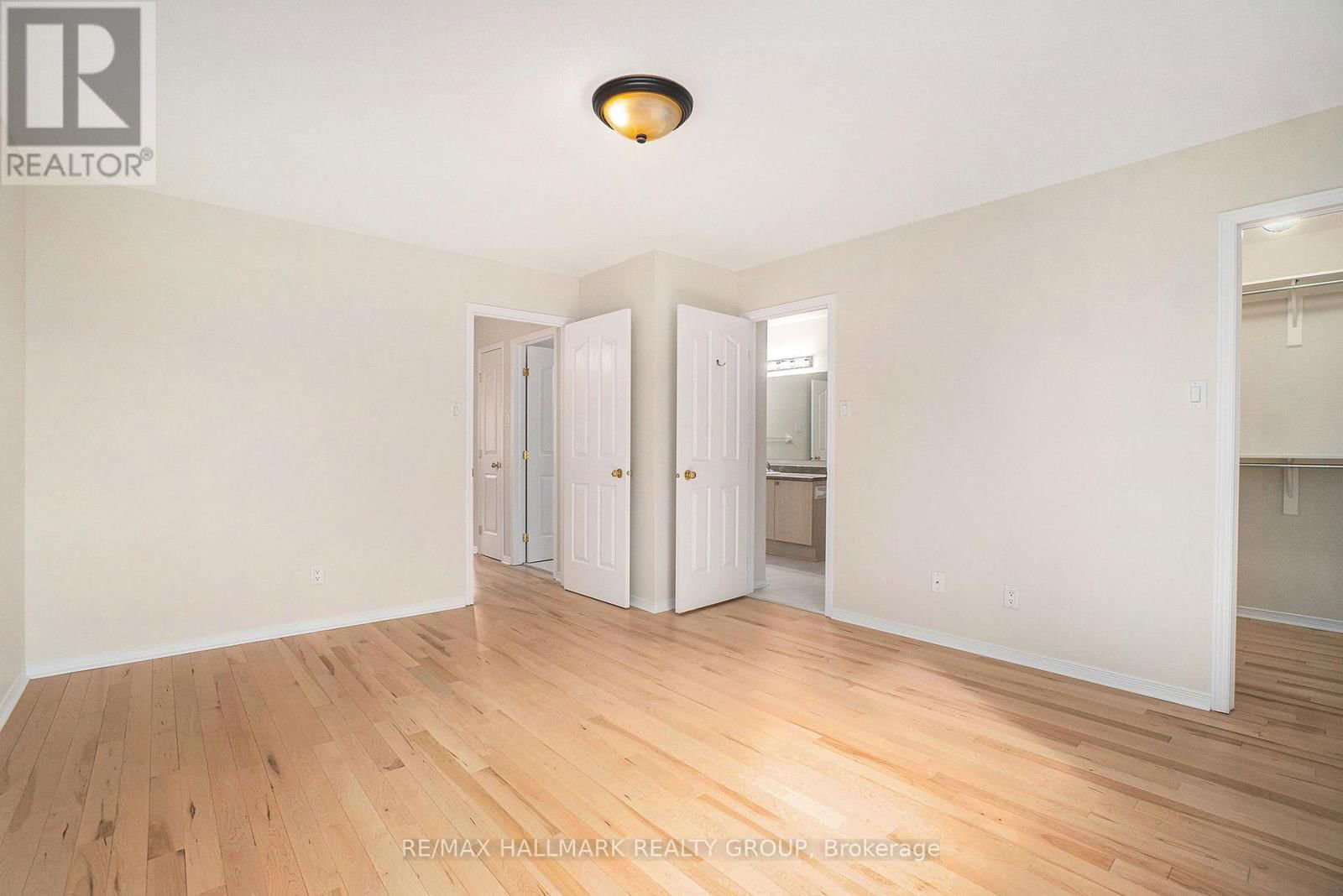 2052 BREEZEWOOD STREET Image 17