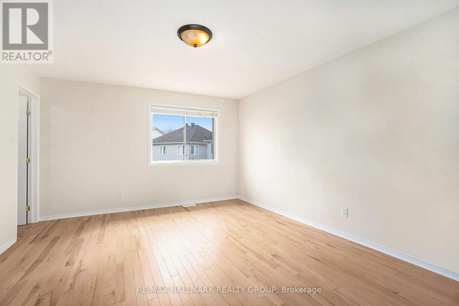 2052 BREEZEWOOD STREET Image 20