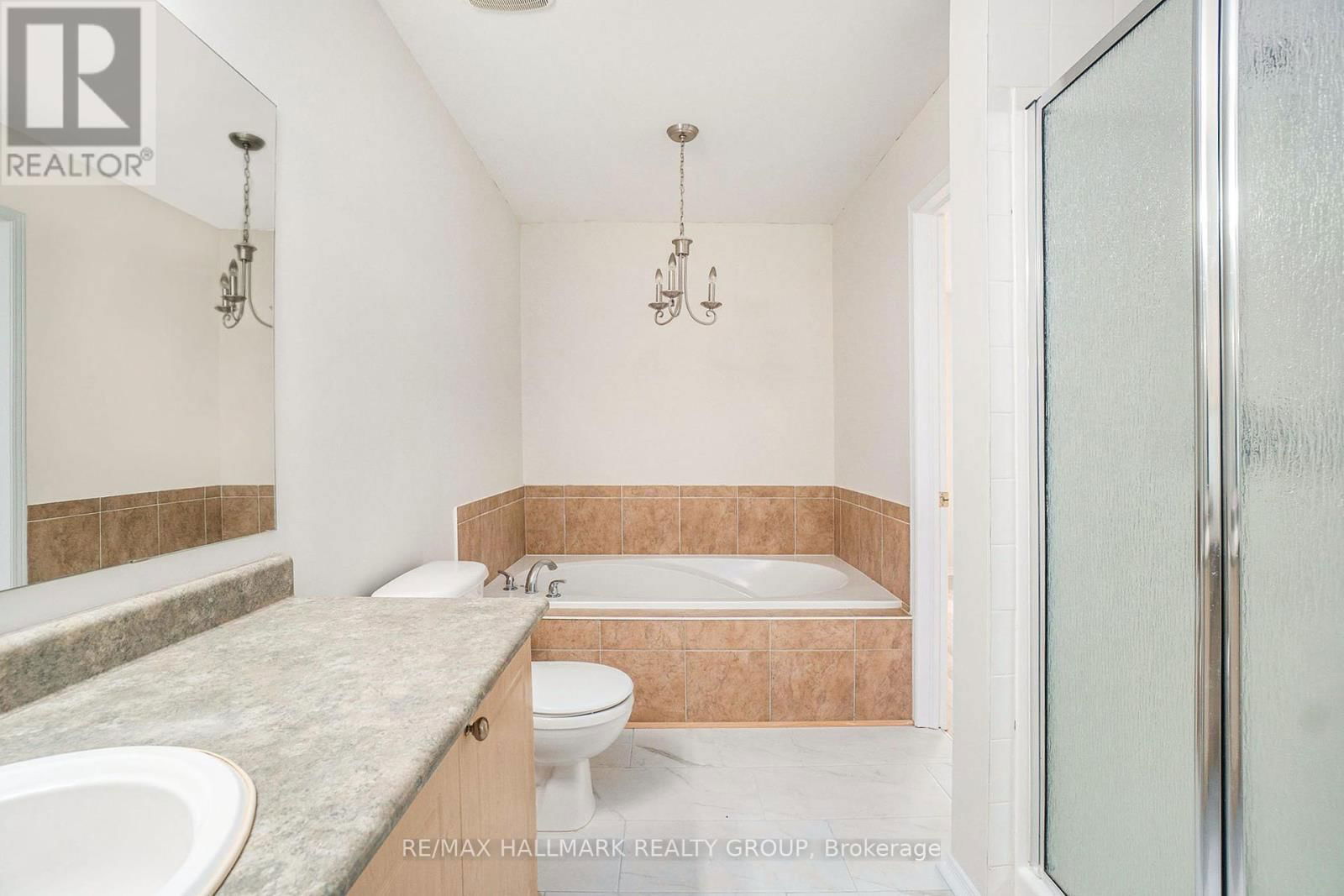 2052 BREEZEWOOD STREET Image 24