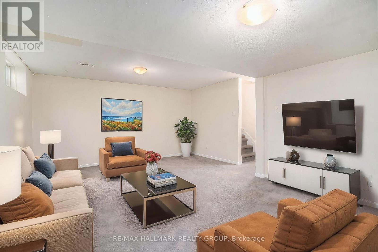 2052 BREEZEWOOD STREET Image 25