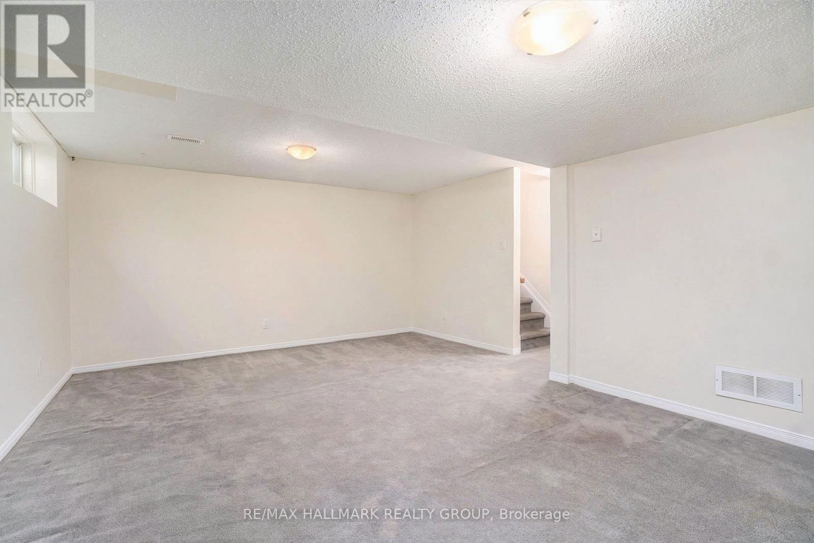 2052 BREEZEWOOD STREET Image 26