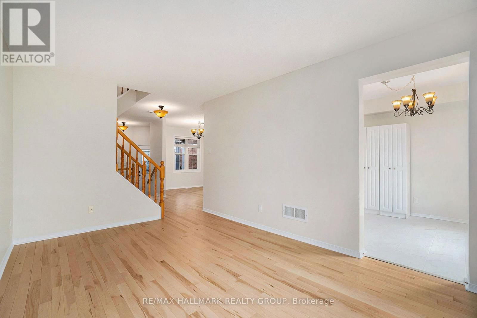 2052 BREEZEWOOD STREET Image 5