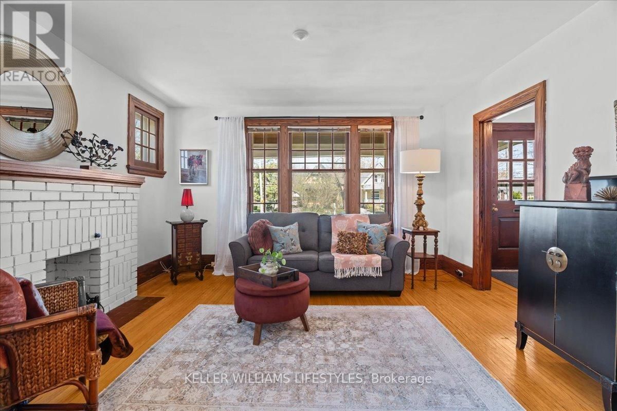 803.5 MAITLAND STREET Image 10