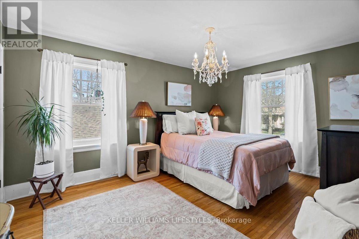 803.5 MAITLAND STREET Image 23