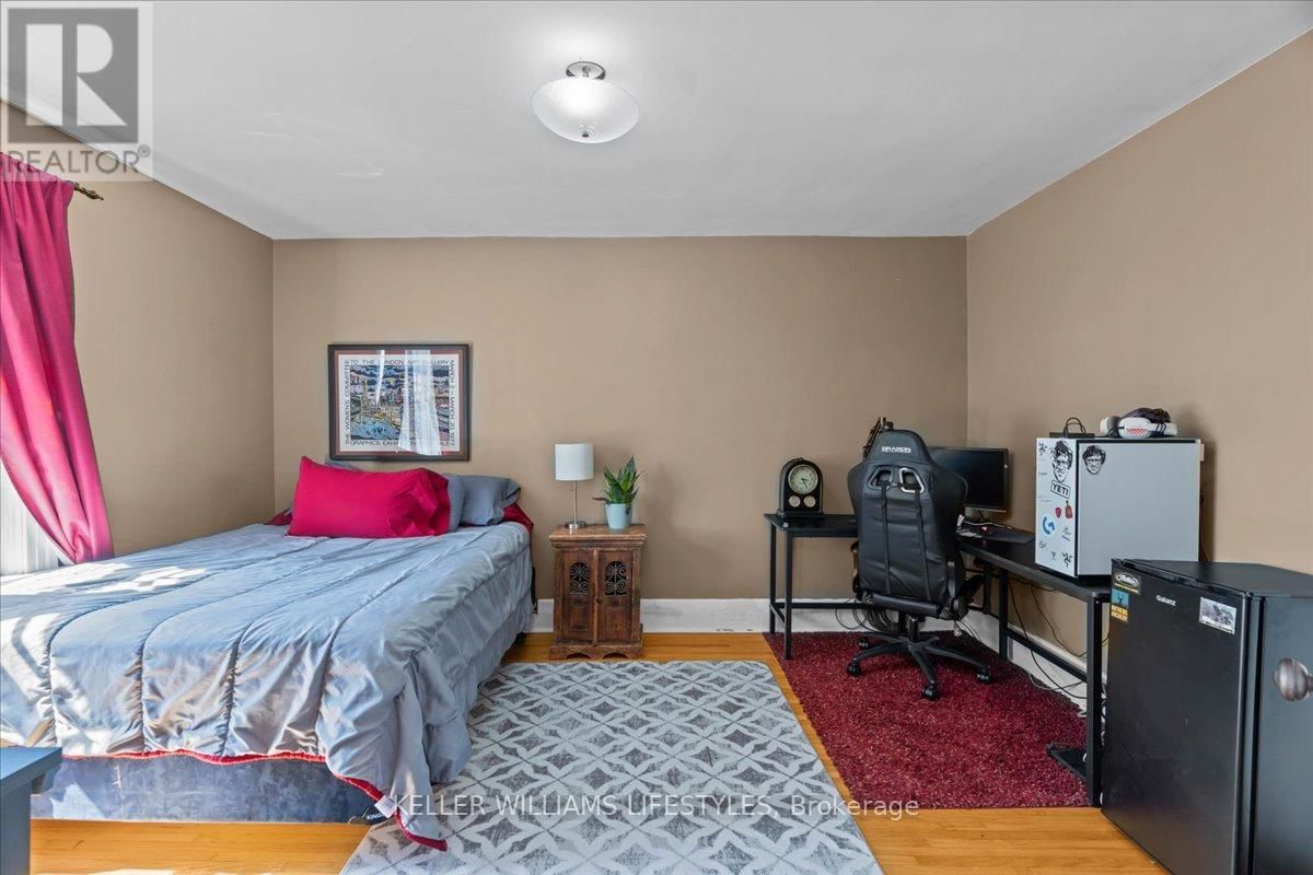 803.5 MAITLAND STREET Image 27