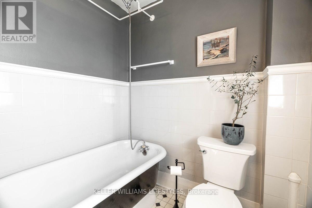 803.5 MAITLAND STREET Image 30