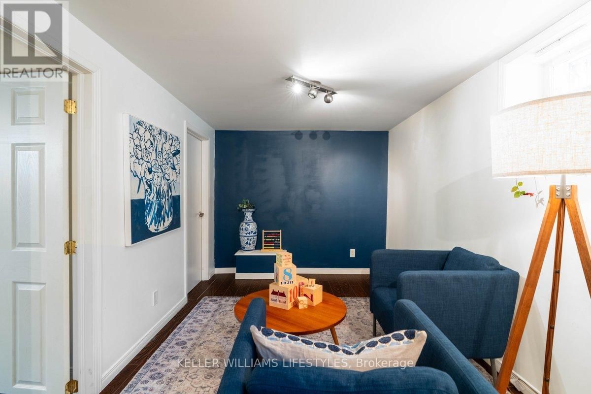 803.5 MAITLAND STREET Image 34