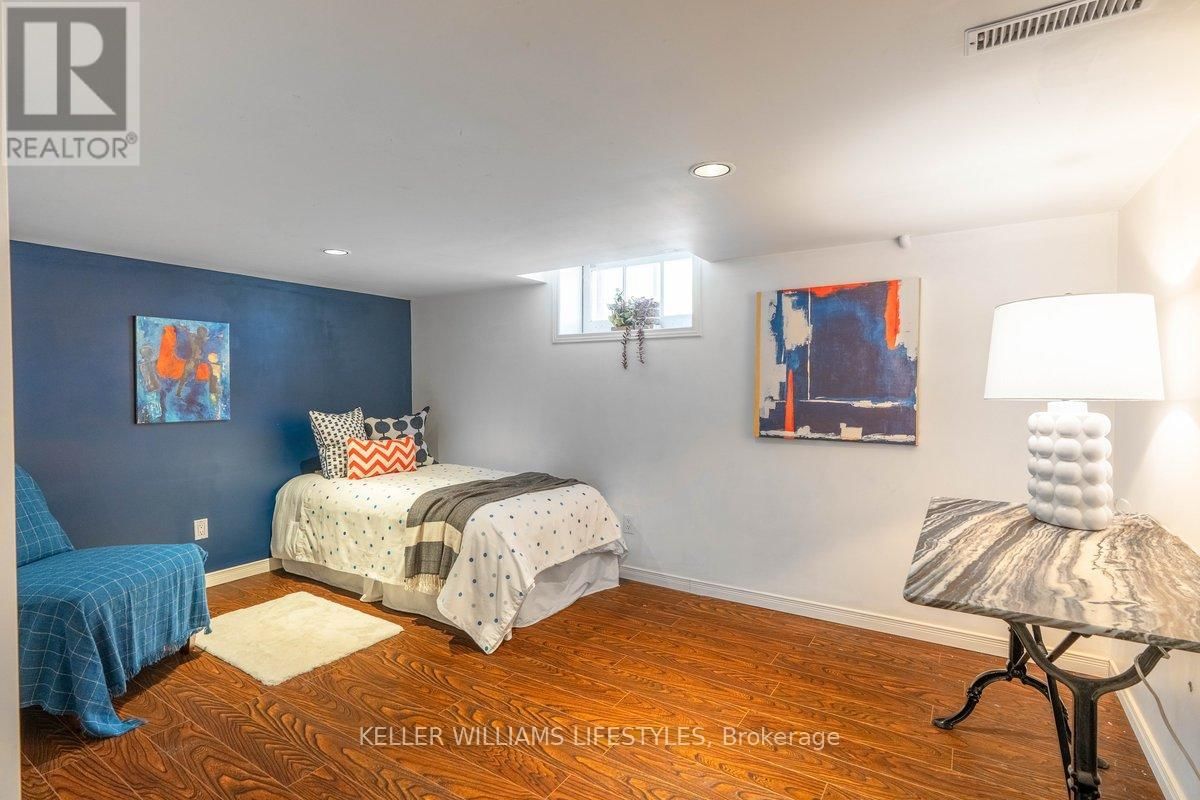 803.5 MAITLAND STREET Image 35