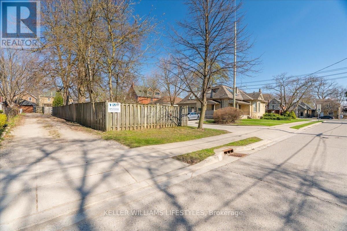 803.5 MAITLAND STREET Image 41