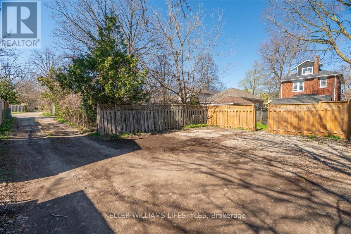 803.5 MAITLAND STREET Image 42
