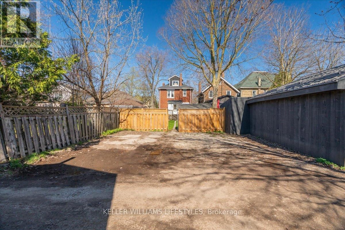 803.5 MAITLAND STREET Image 43