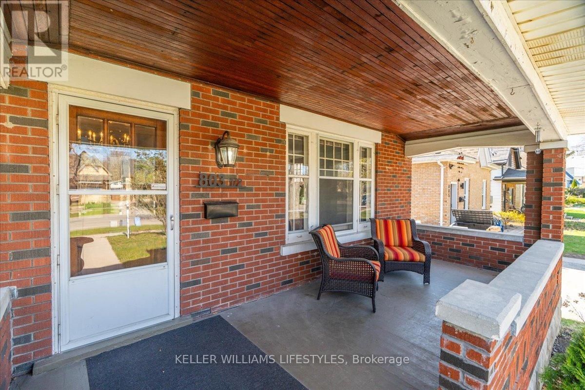 803.5 MAITLAND STREET Image 5