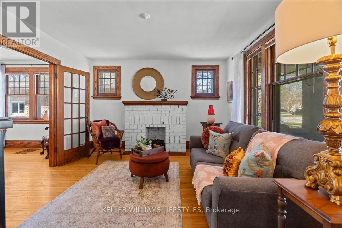 803.5 MAITLAND STREET Image 8
