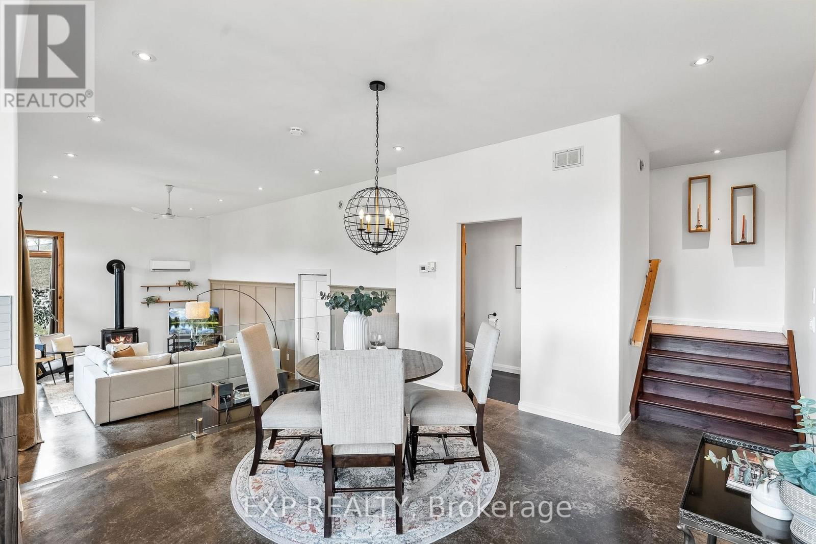 106 VICTORIA STREET Image 13