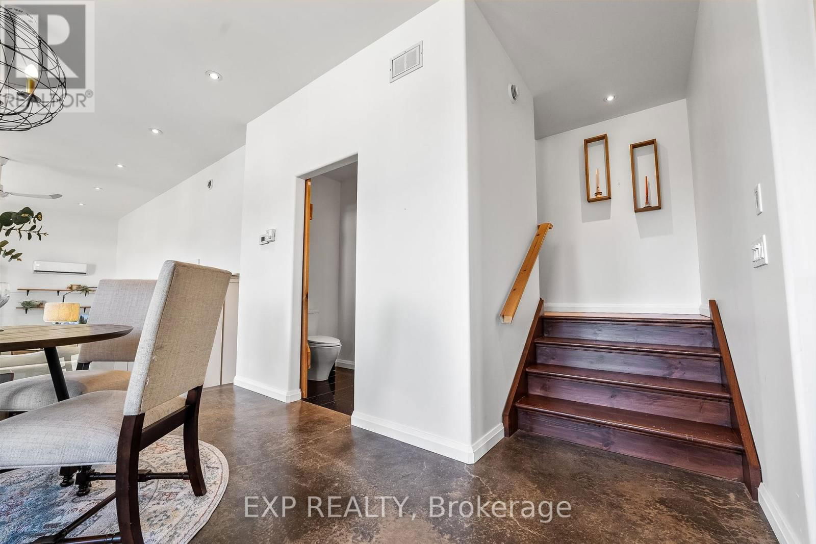 106 VICTORIA STREET Image 24