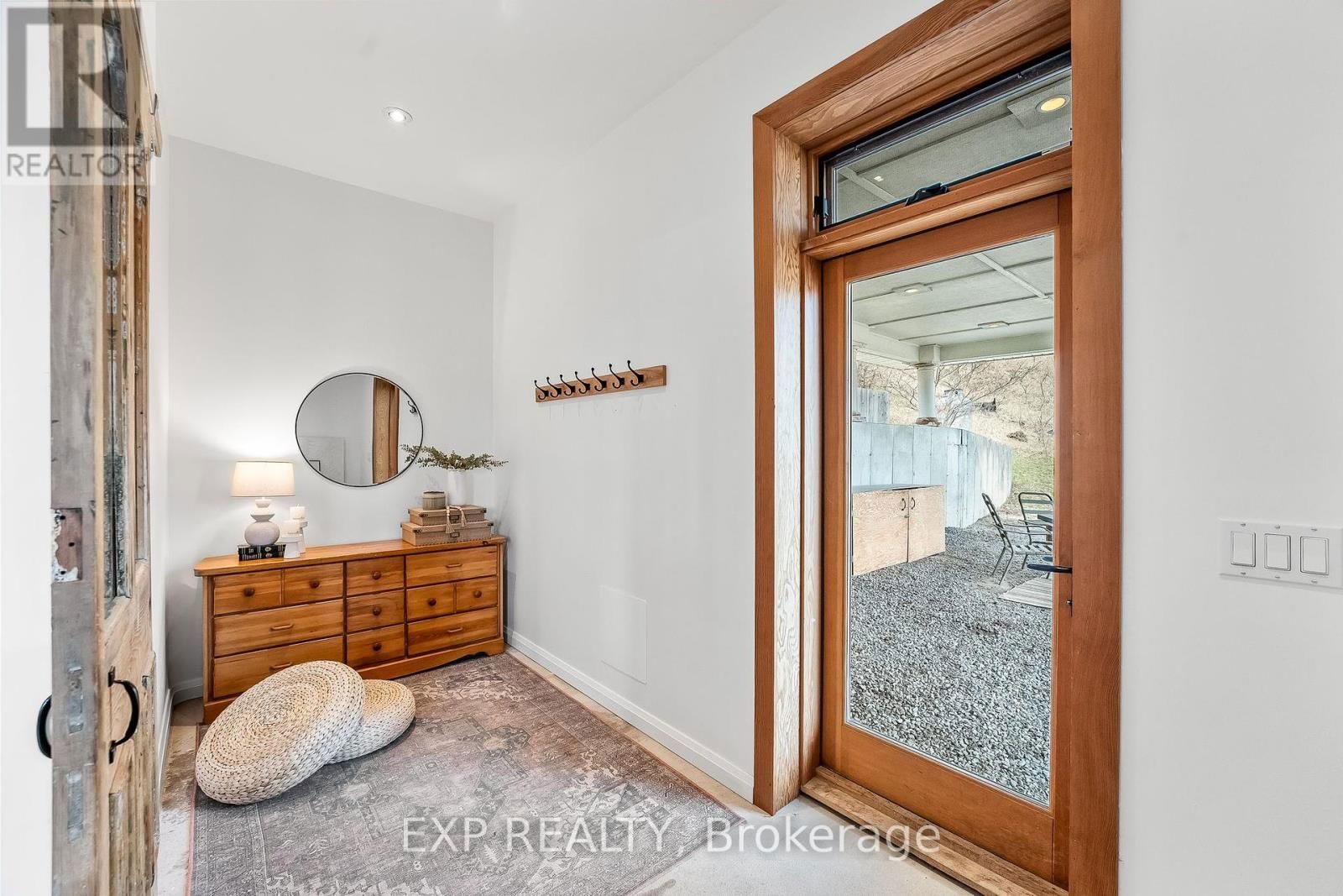 106 VICTORIA STREET Image 9