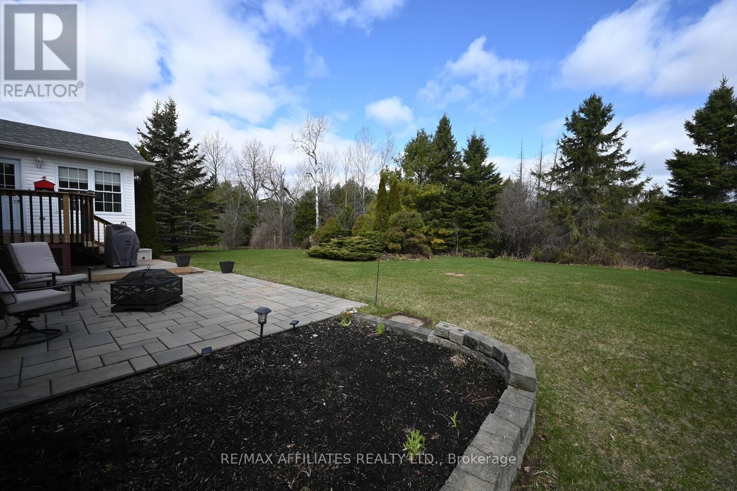 10 TUDOR CIRCLE Image 37