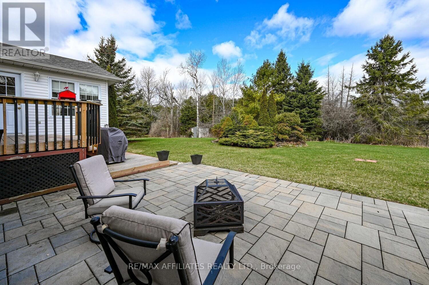 10 TUDOR CIRCLE Image 39