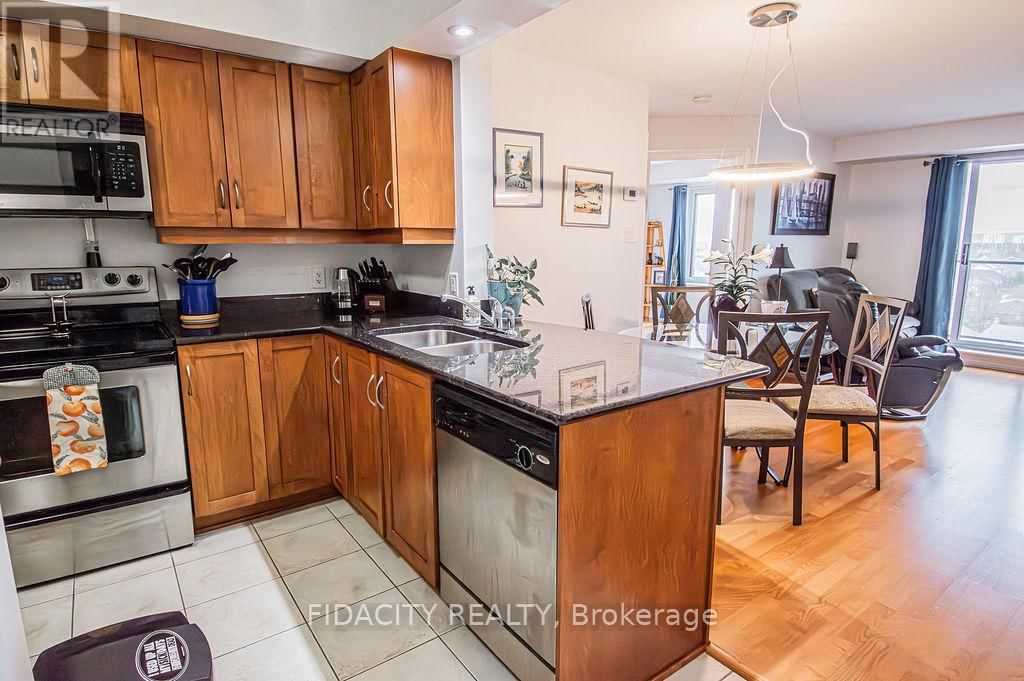 805 - 314 CENTRAL PARK DRIVE Image 2