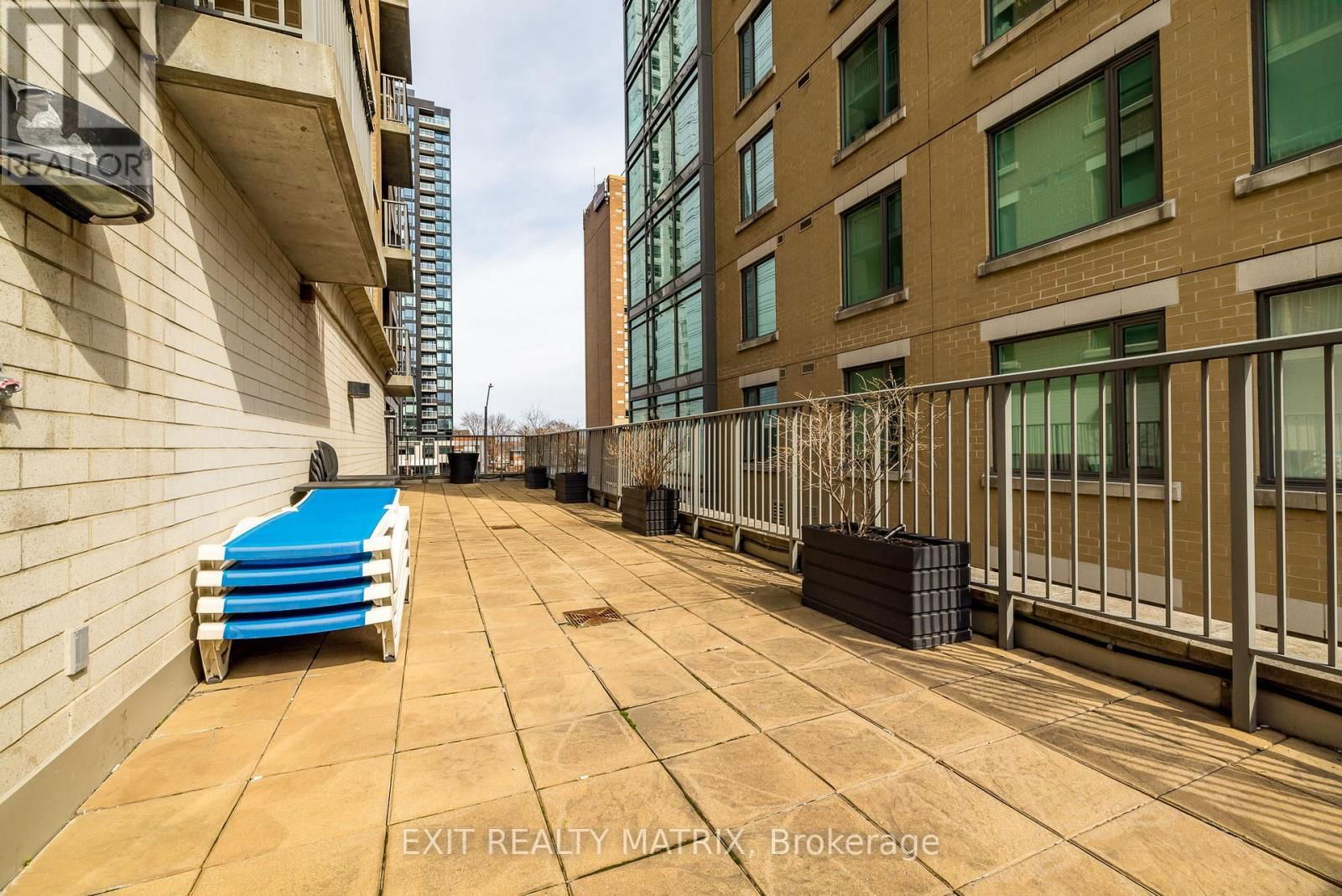 1111 - 200 BESSERER STREET Image 30