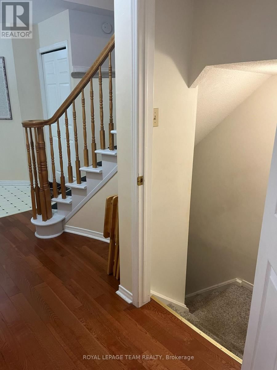 61 MCGIBBON DRIVE SOUTH Image 18