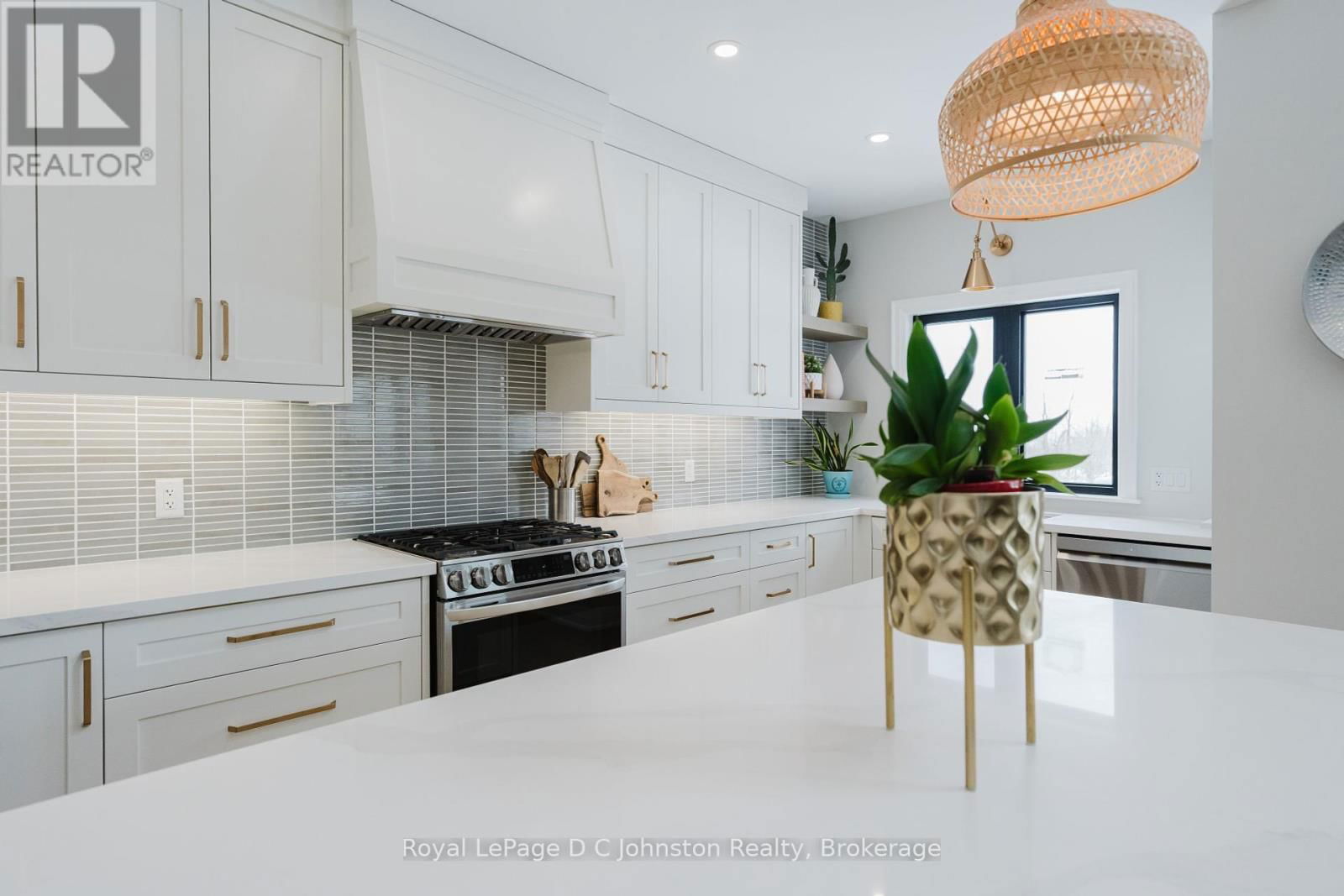 167 ALEXANDRIA STREET Image 11