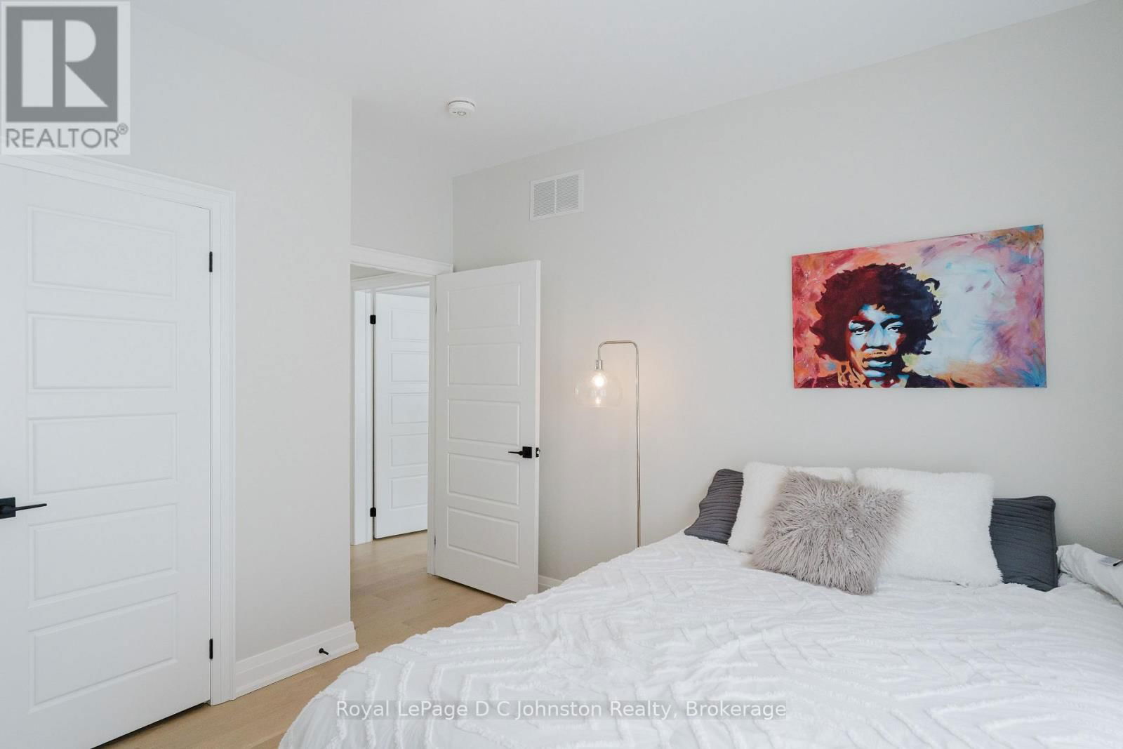 167 ALEXANDRIA STREET Image 24
