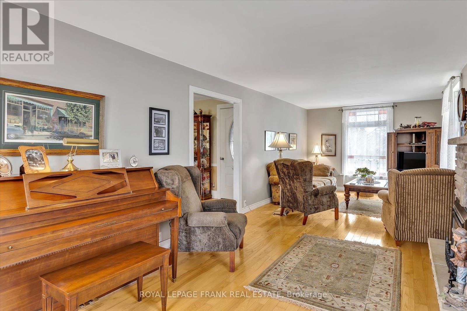 14 CARR STREET Image 15