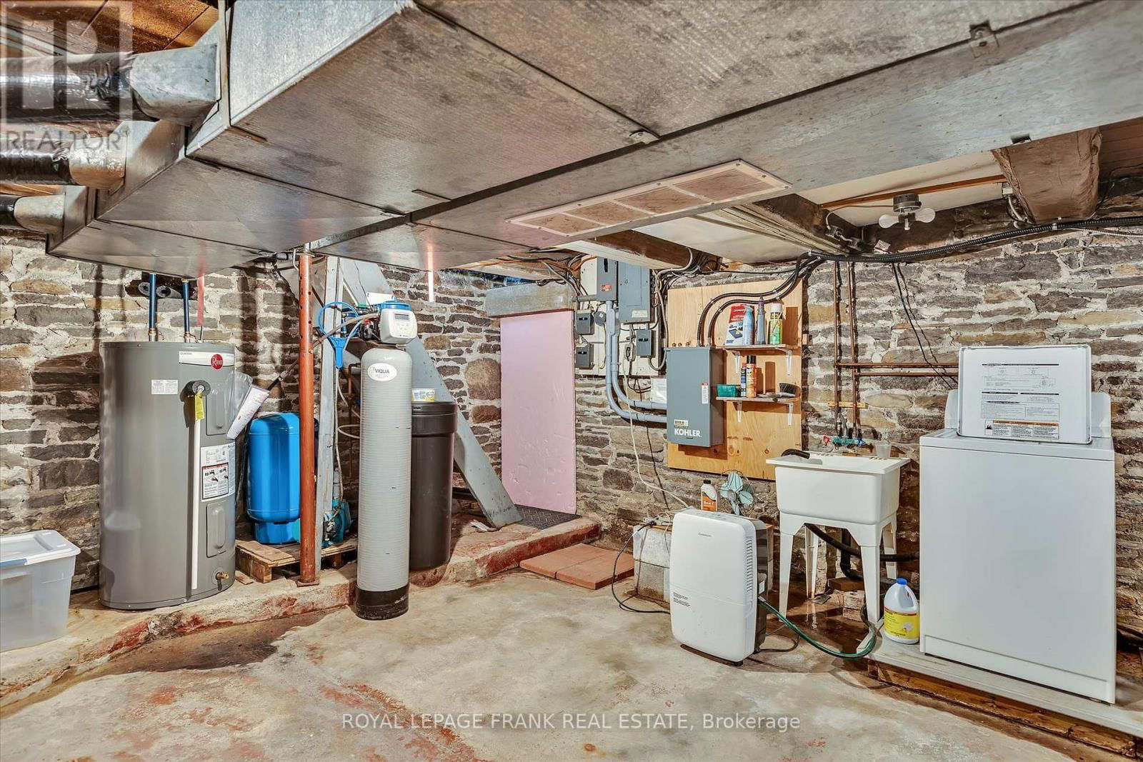 14 CARR STREET Image 29