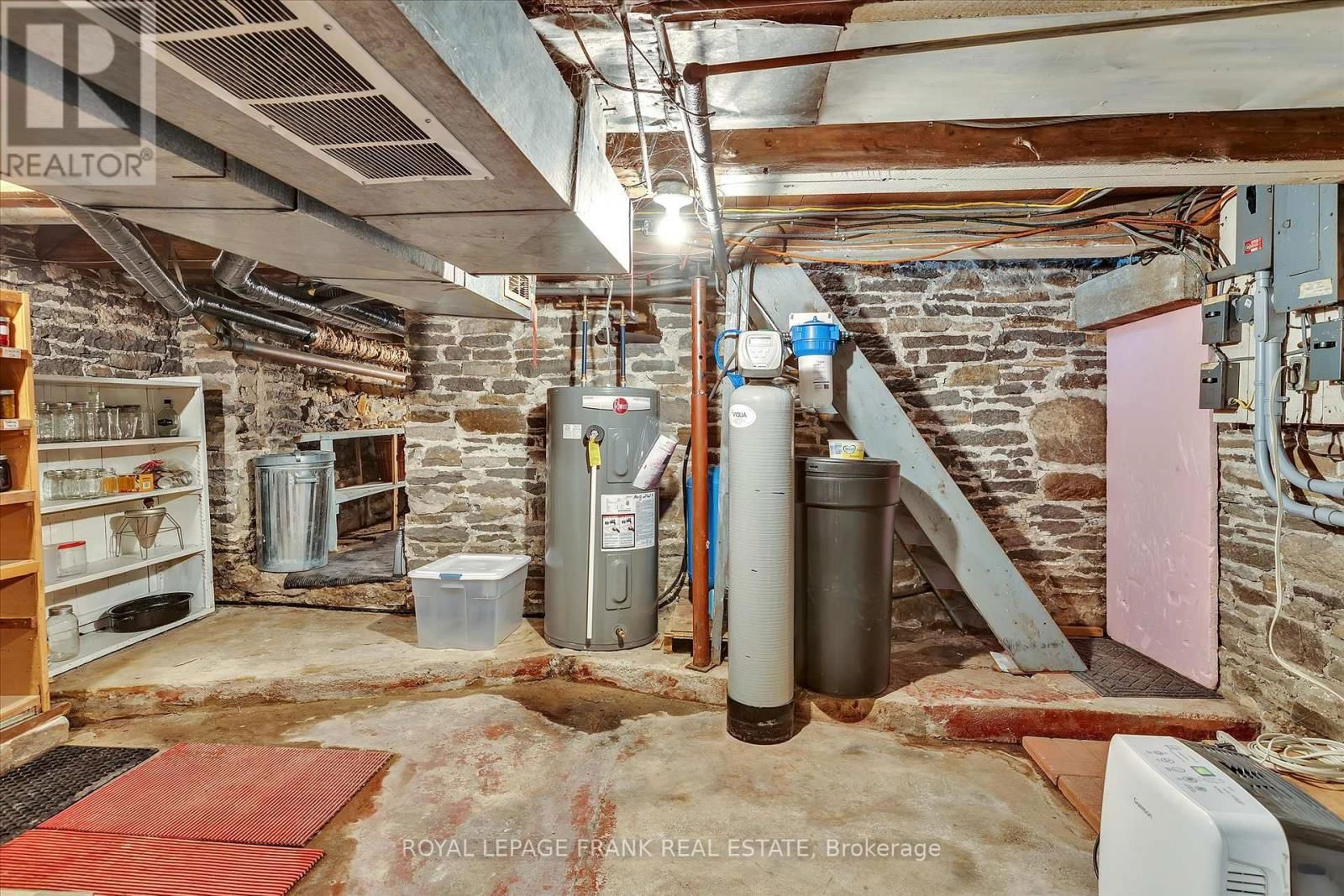 14 CARR STREET Image 31