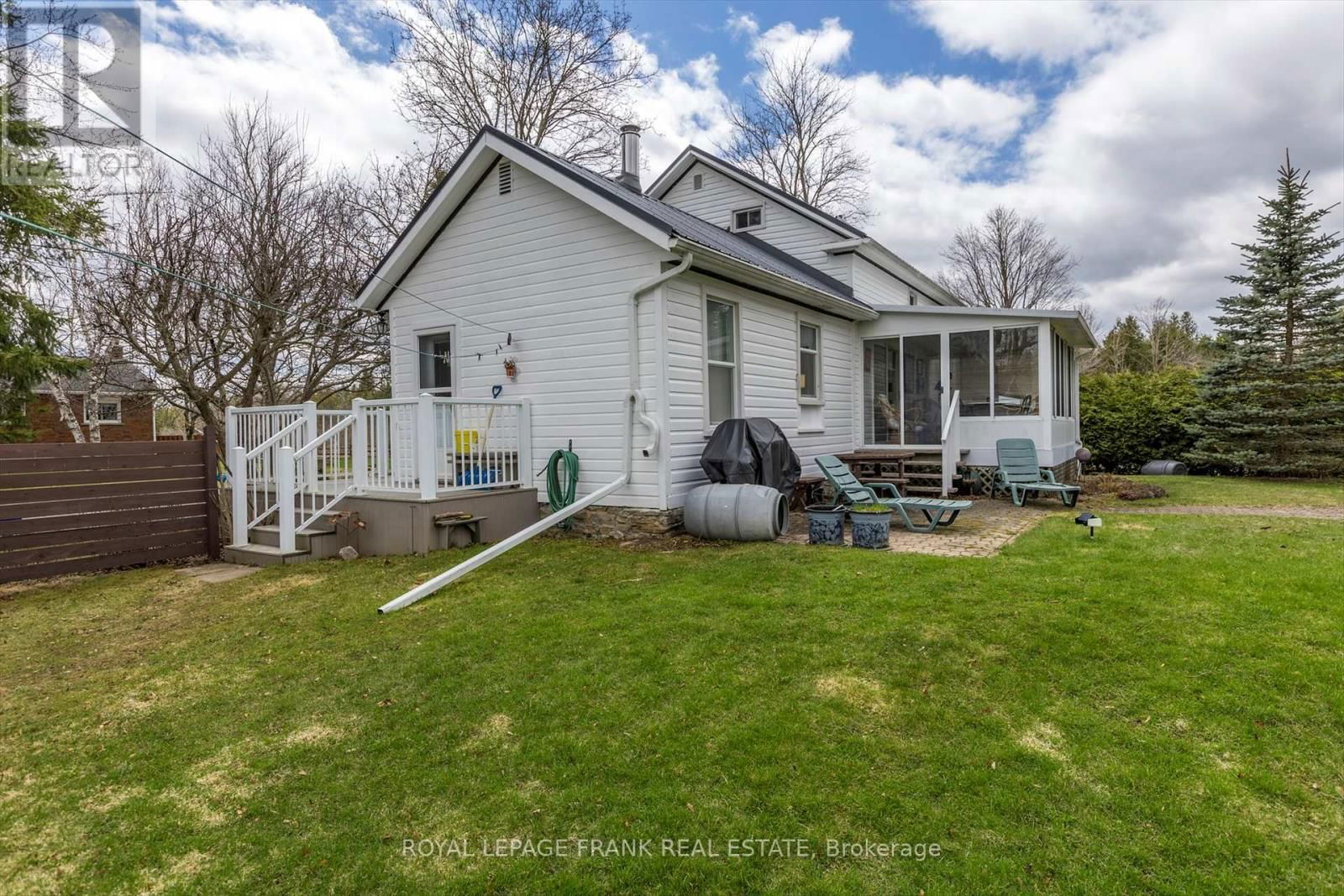 14 CARR STREET Image 34