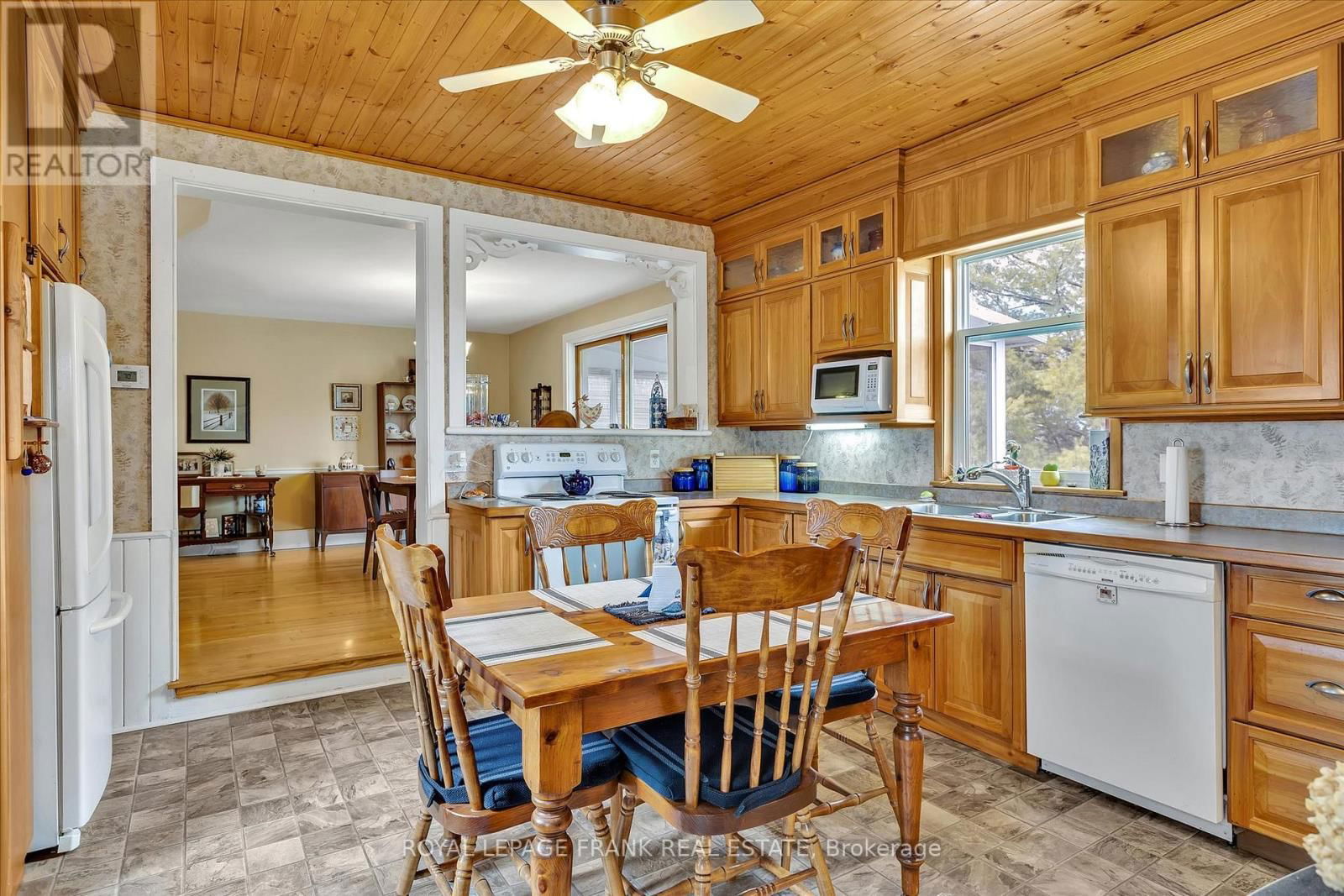 14 CARR STREET Image 9