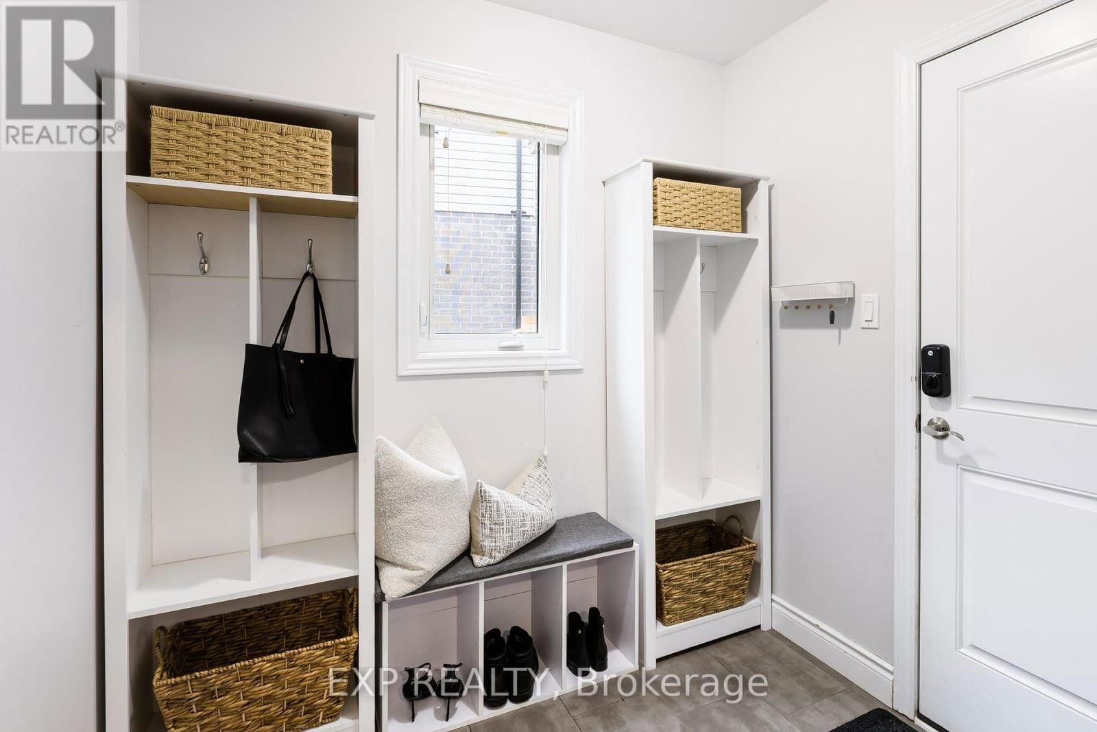 2180 YELLOWBIRCH PLACE Image 17