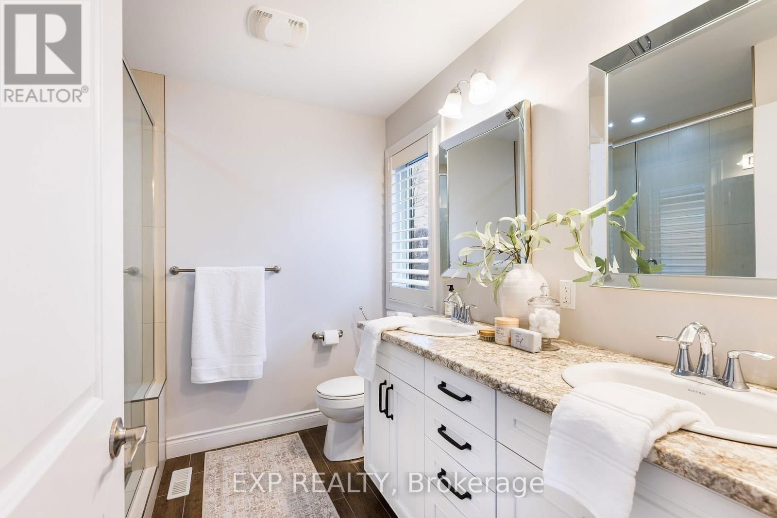 2180 YELLOWBIRCH PLACE Image 24