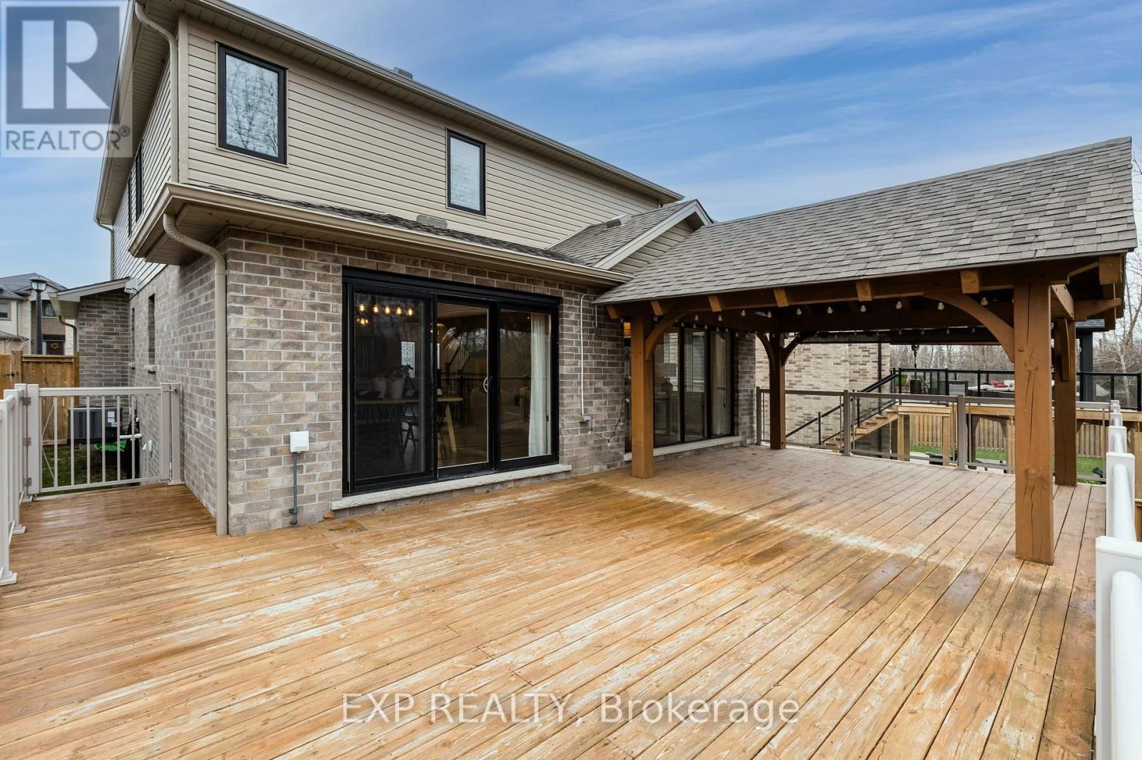 2180 YELLOWBIRCH PLACE Image 38